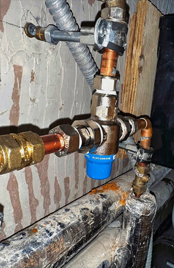 https://plumberkardinya.com.au/uploads/2025/06/emergency-plumbing-912174.jpg