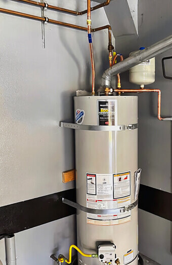 https://plumberkardinya.com.au/uploads/2025/06/hot-water-755205.jpg